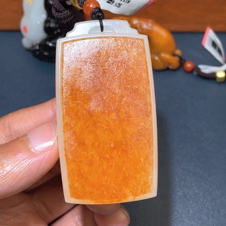 祥***驼颈饰未镶嵌和田玉