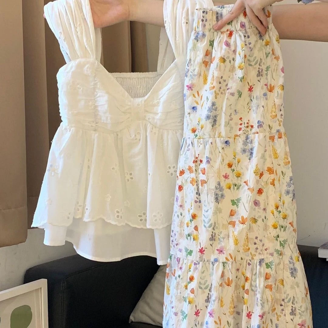 韩系夏日穿搭一整套减龄套装女镂空提花背心吊带高腰碎花裙两件套