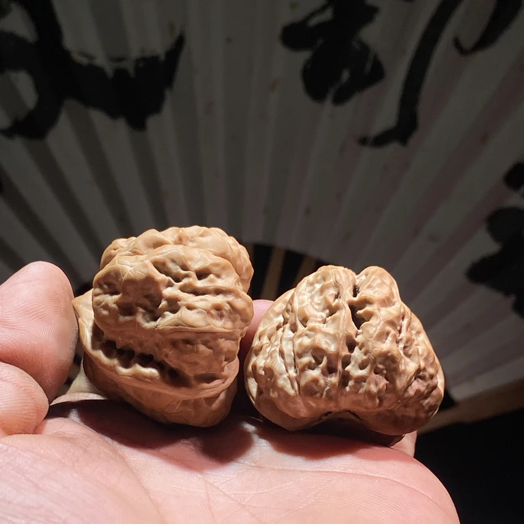 三角全品四开背蛤蟆头金蟾文玩核桃延庆