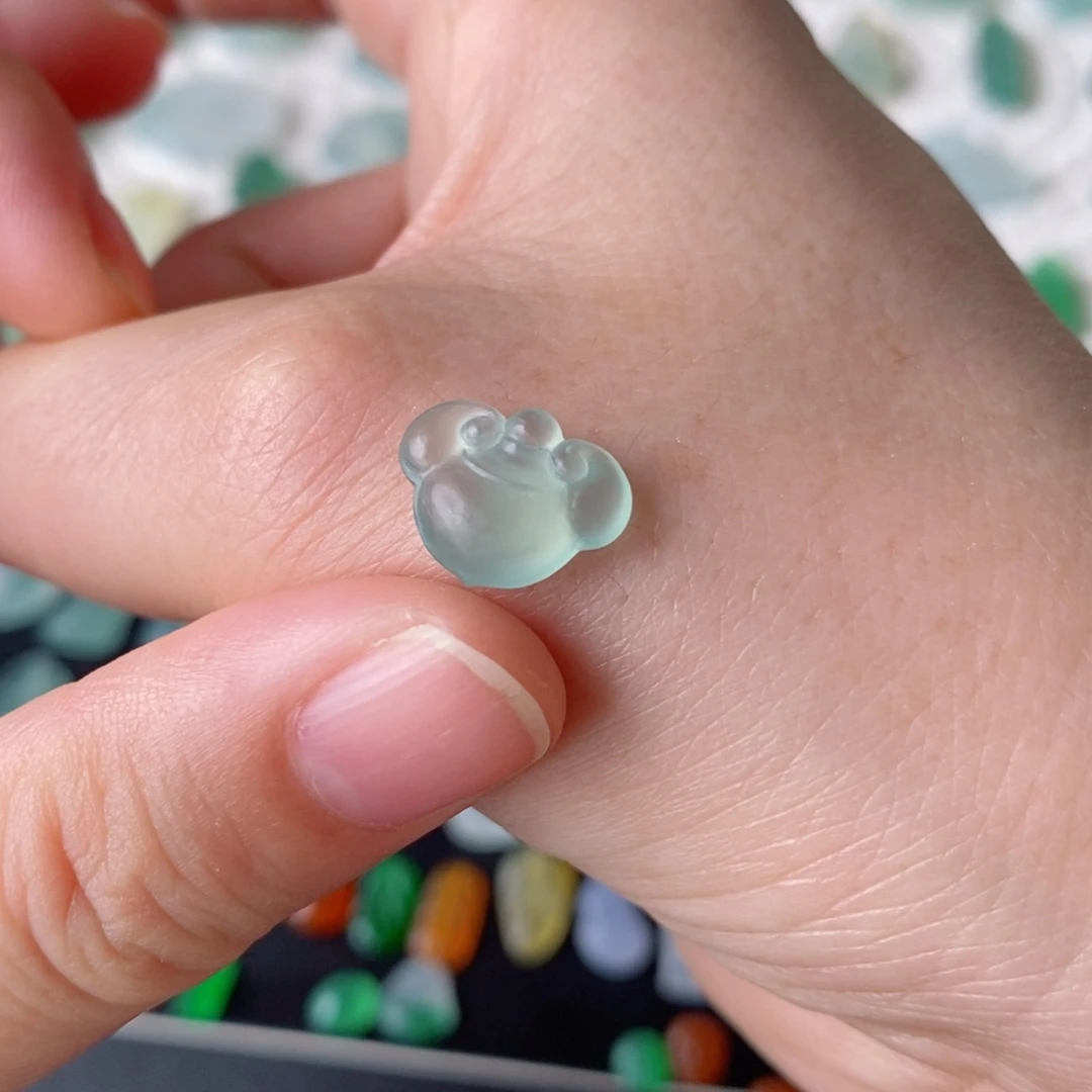 定制翡翠未镶嵌如意锁