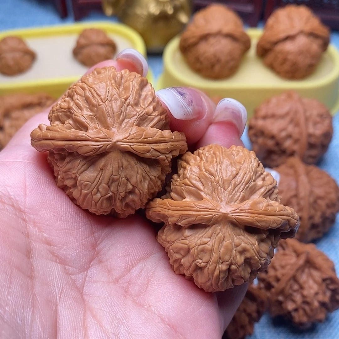 文玩核桃把件精品白狮子41尺