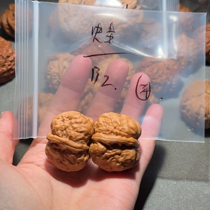 文玩核桃吊坠蛤蟆