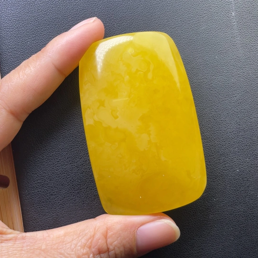琥珀未镶嵌颈饰天然的琥珀蜜蜡