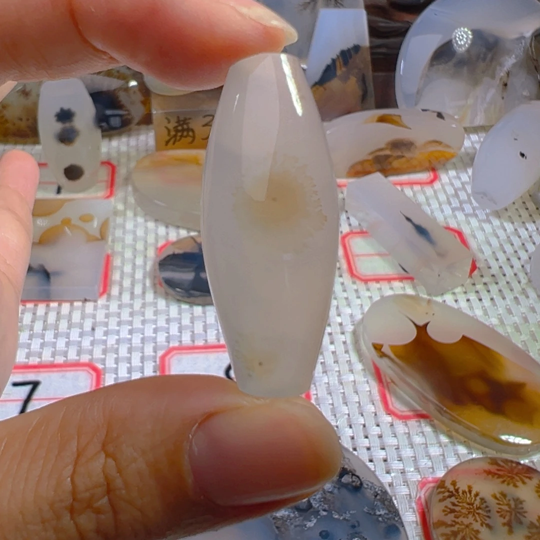 未镶嵌颈饰玛瑙/玉髓