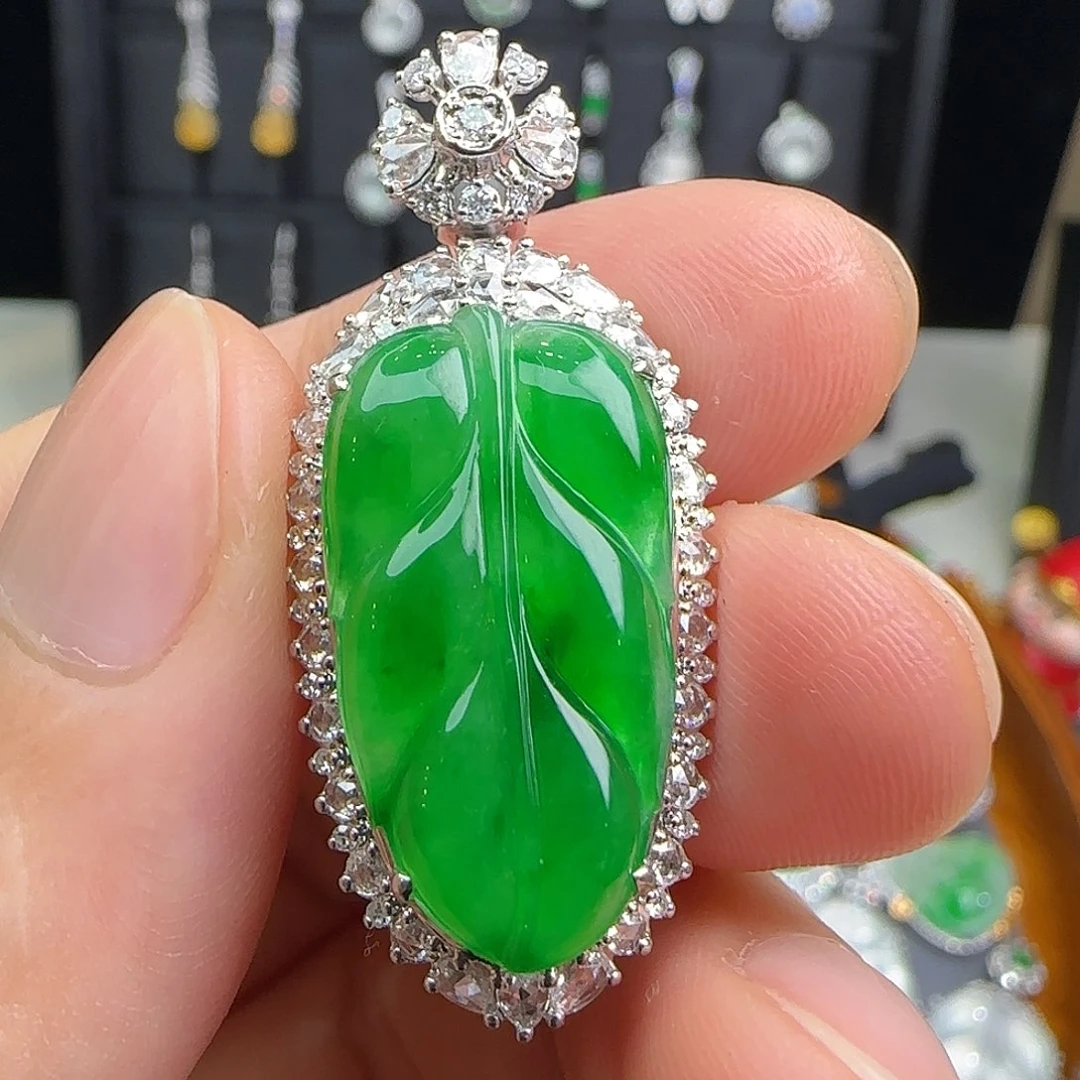 翡翠18K金镶嵌颈饰天然翡翠