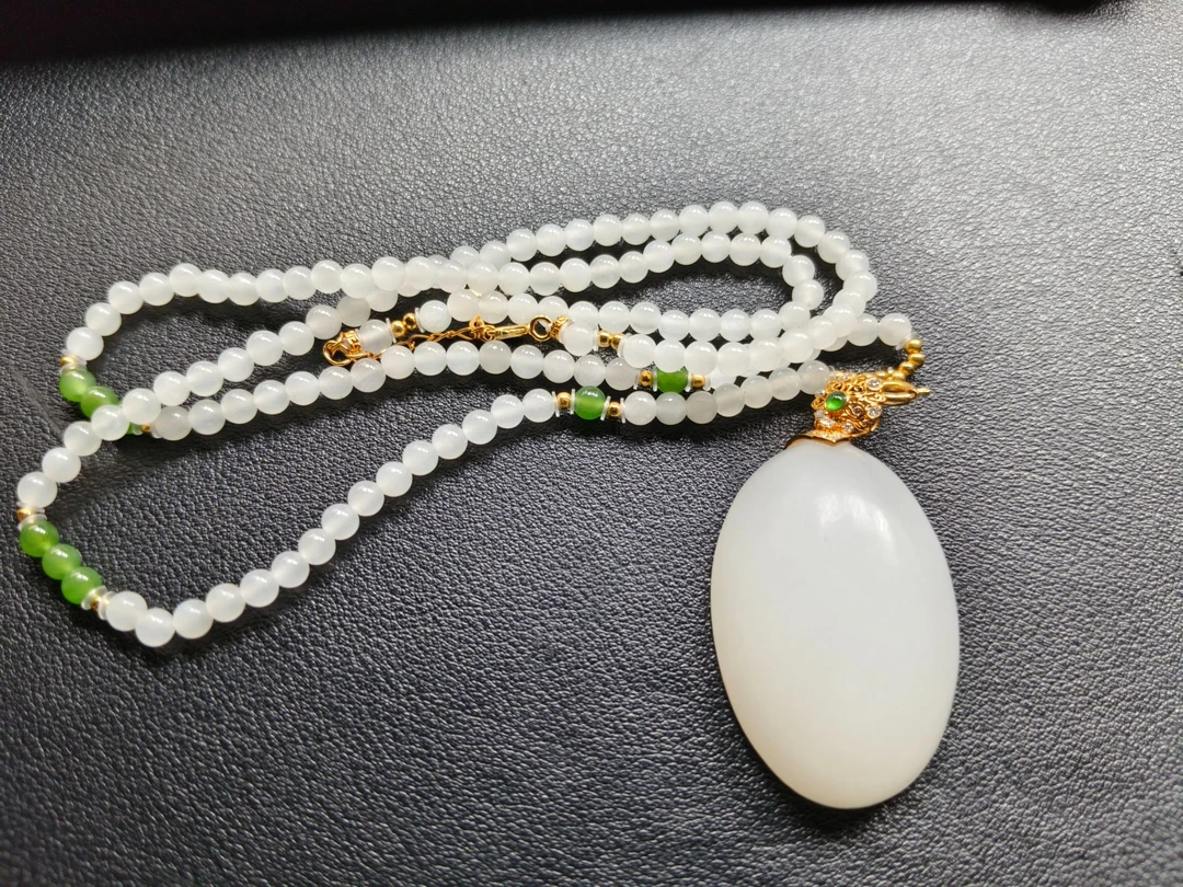 天然和田玉吊坠（多样性发其一）BJJ1201