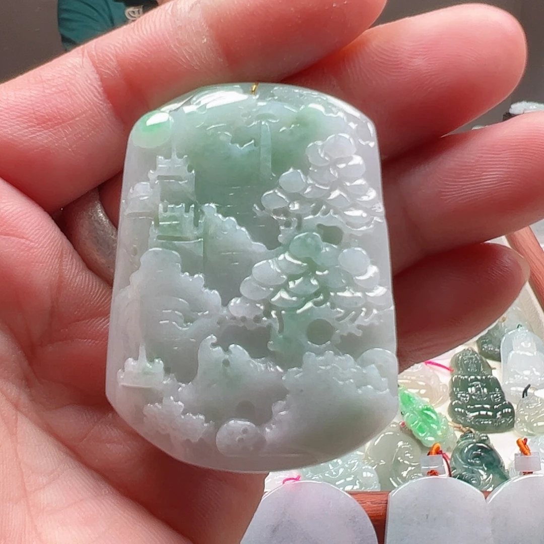 翡翠未镶嵌颈饰山水