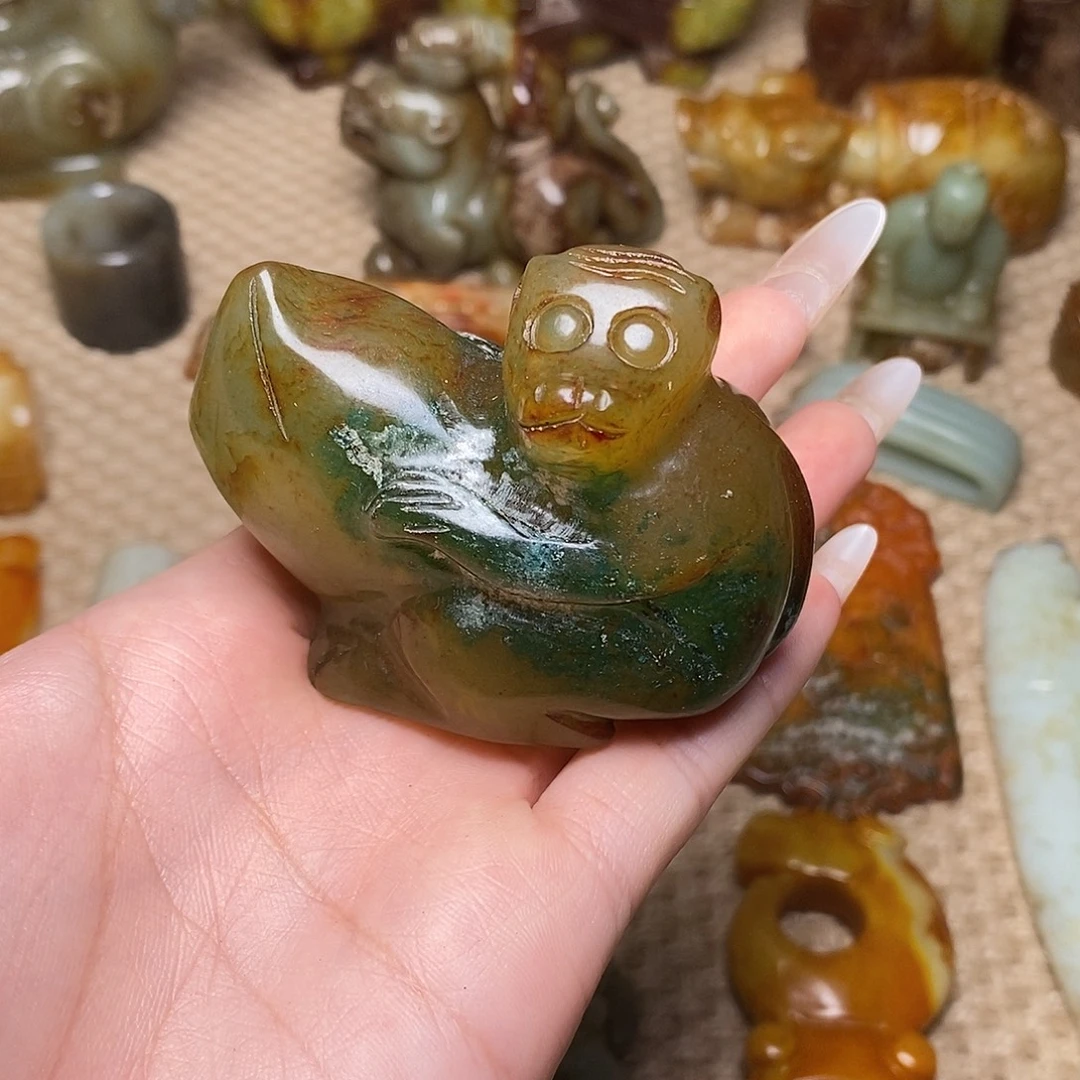 未镶嵌蛇纹石玉颈饰
