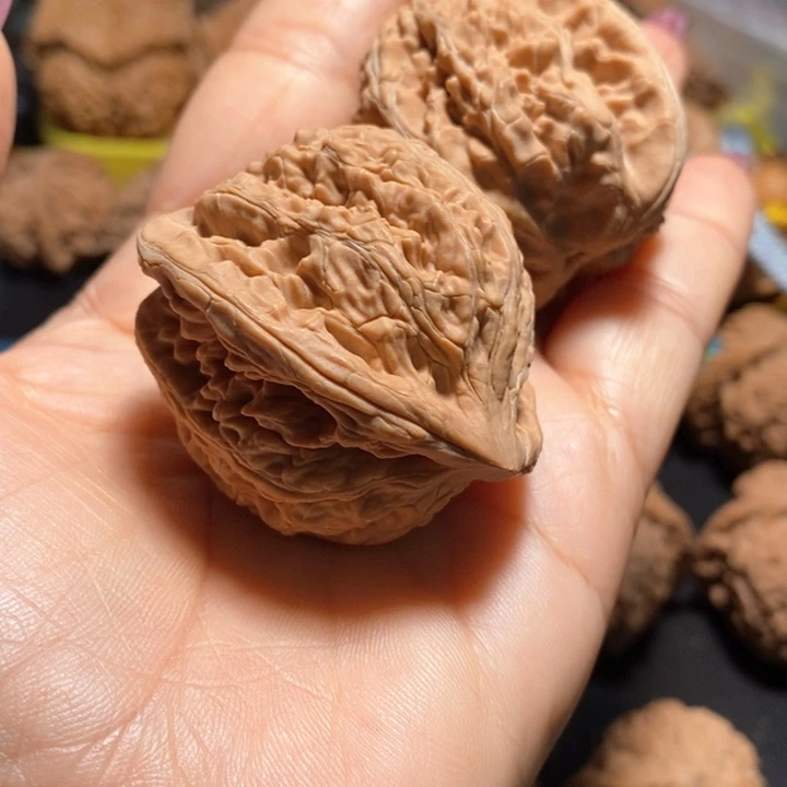 桃核吊坠望月40尺的对歪全品