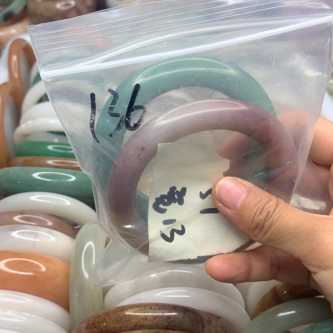 石英质玉手镯未镶嵌意**面136