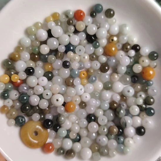 翡翠未镶嵌颈饰珠子一碗