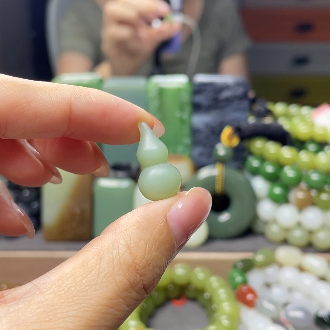 和田玉（碧玉）未镶嵌颈饰