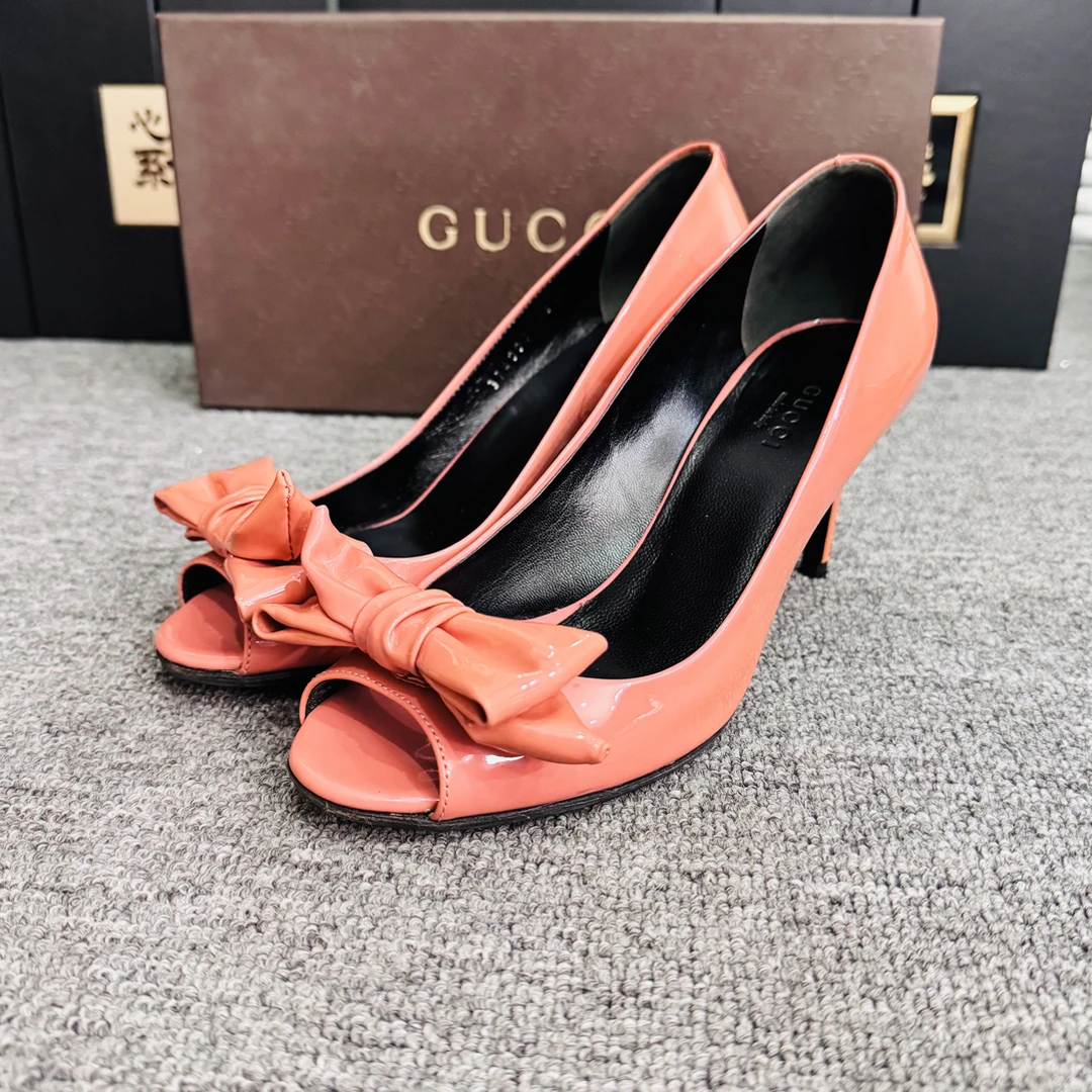 95新 GUCCI/古驰 裸色漆皮蝴蝶结鱼嘴高跟鞋35.5码ysc3173