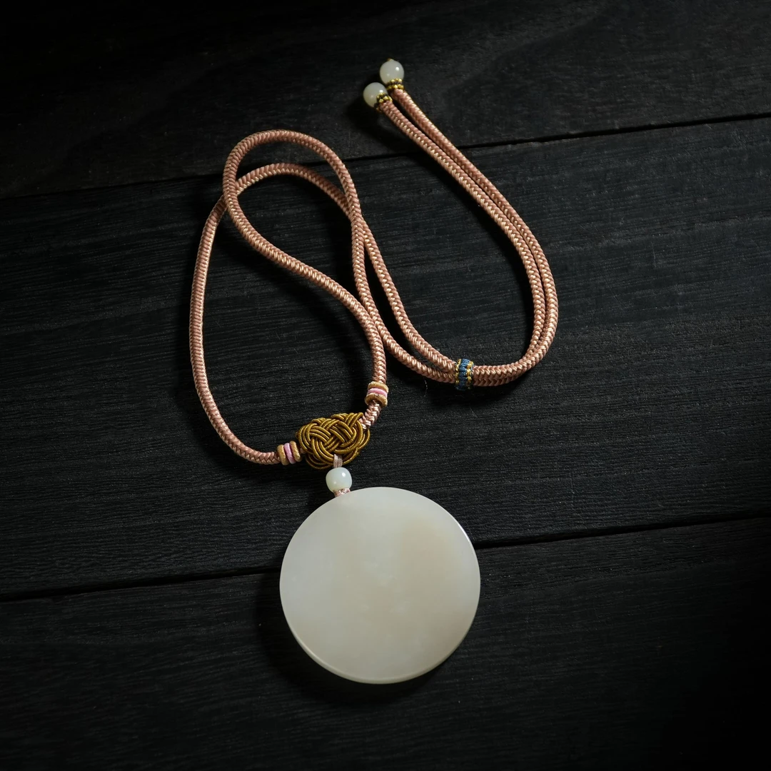 【老掌柜讲珠宝】和田玉藕粉吊坠 BG32605