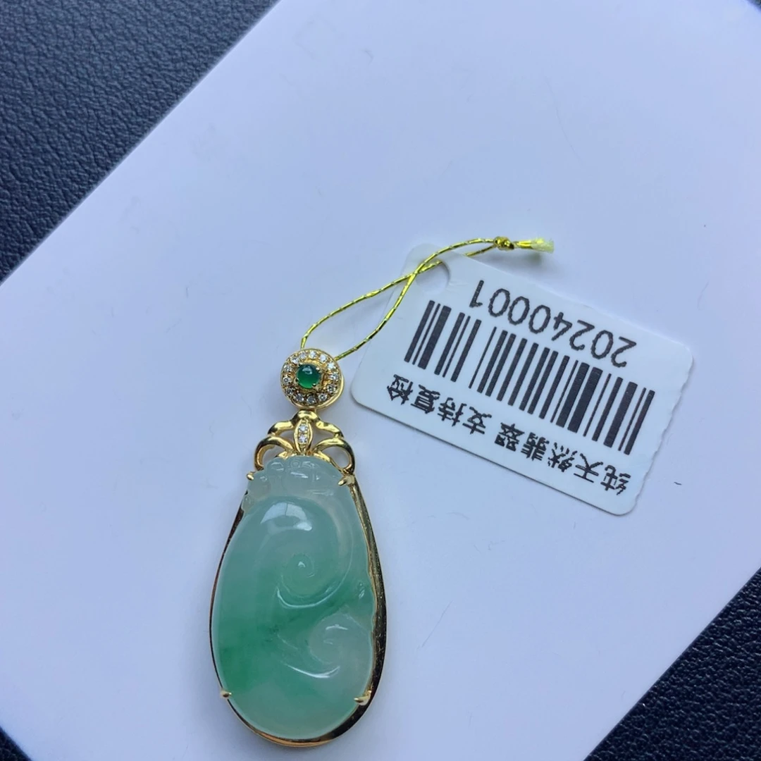 翡翠颈饰未镶嵌如意