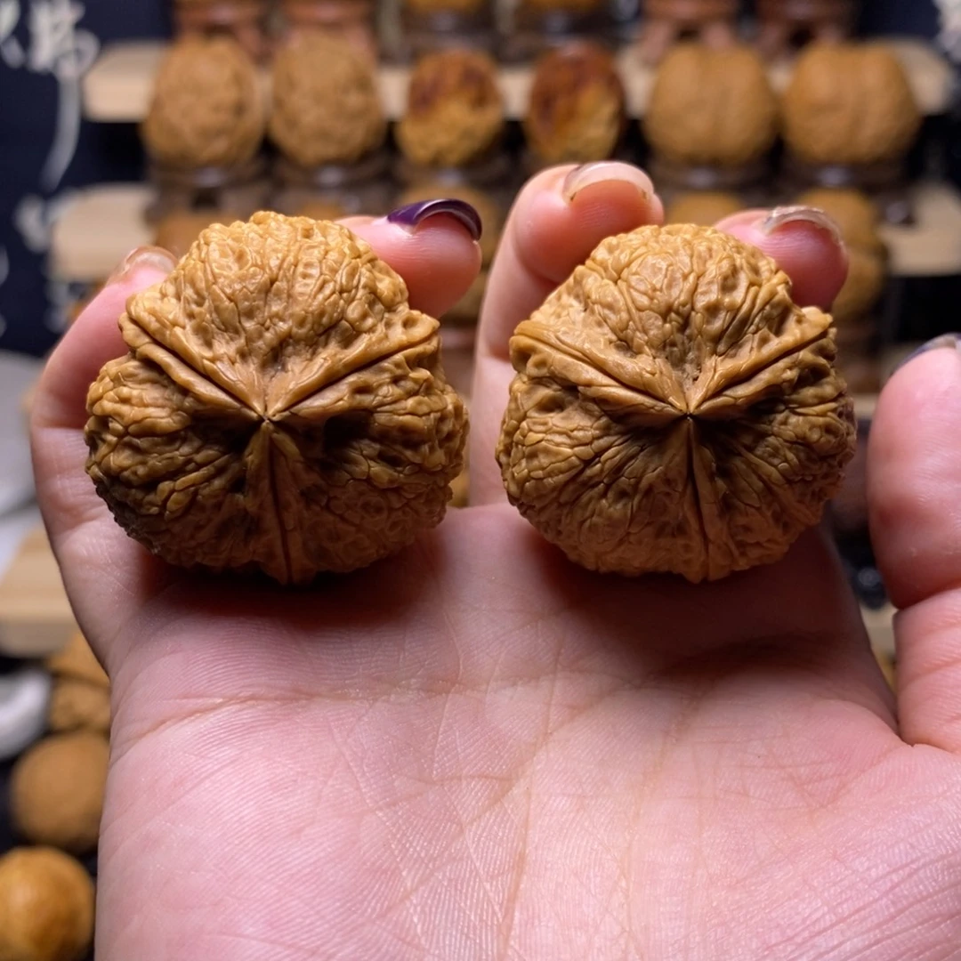 文玩核桃把件Z虎王三棱20…………