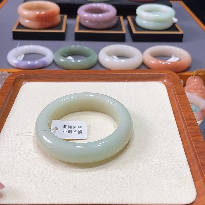 未镶嵌手镯石英岩玉婉**儿