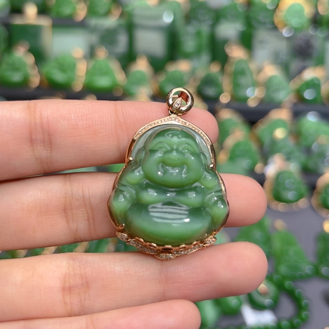 颈饰18K金镶嵌和田玉（碧玉）