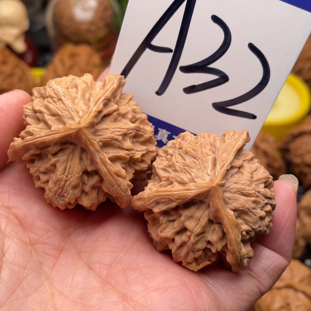 把件桃核盘山三棱38