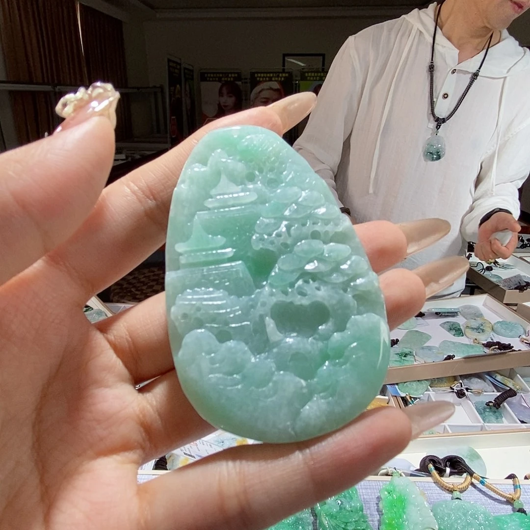 翡翠未镶嵌颈饰翡翠
