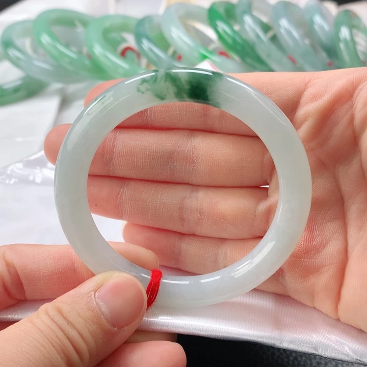 翡翠手镯未镶嵌缅甸A货翡翠手镯