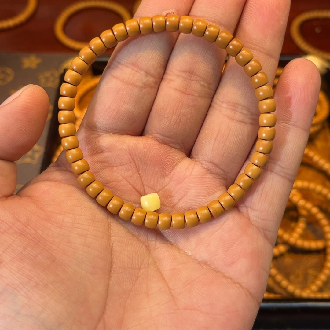 橄榄核吊坠0.56核尖手串