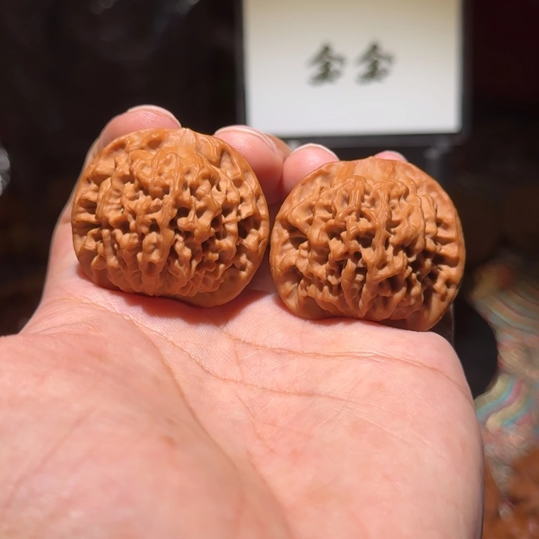 核桃把件1329秦闷，尺寸38