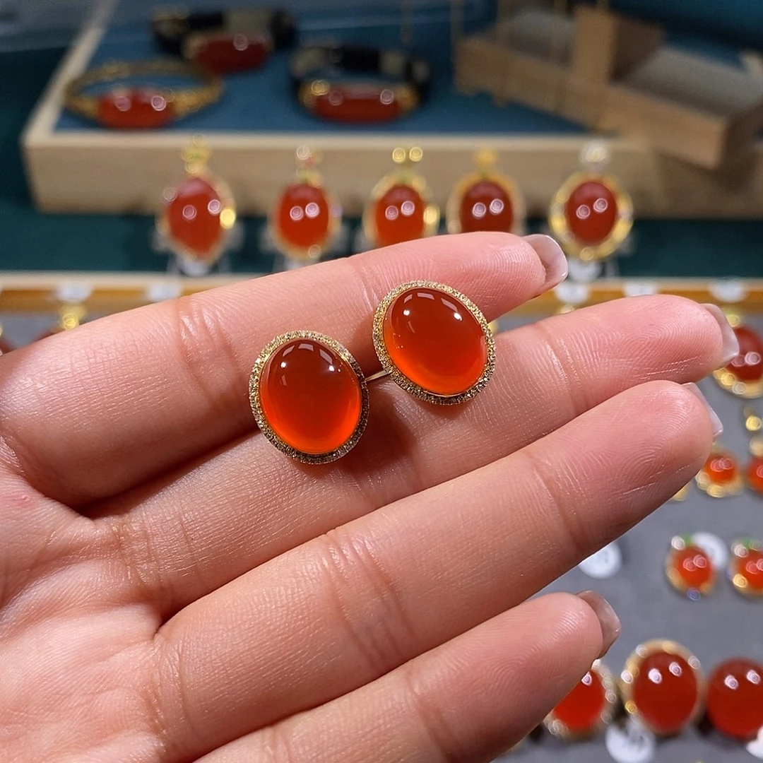 南红玛瑙耳饰18K金镶嵌
