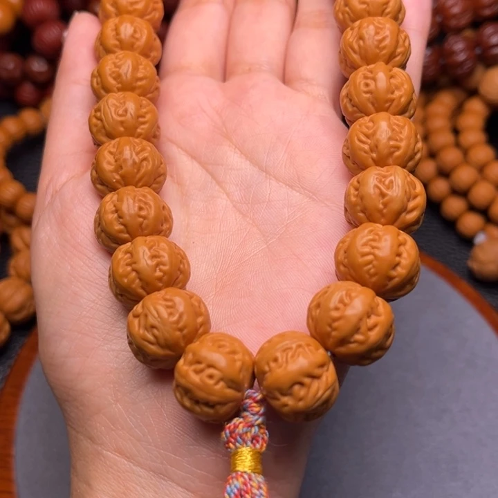 猴头核桃吊坠麻花手持