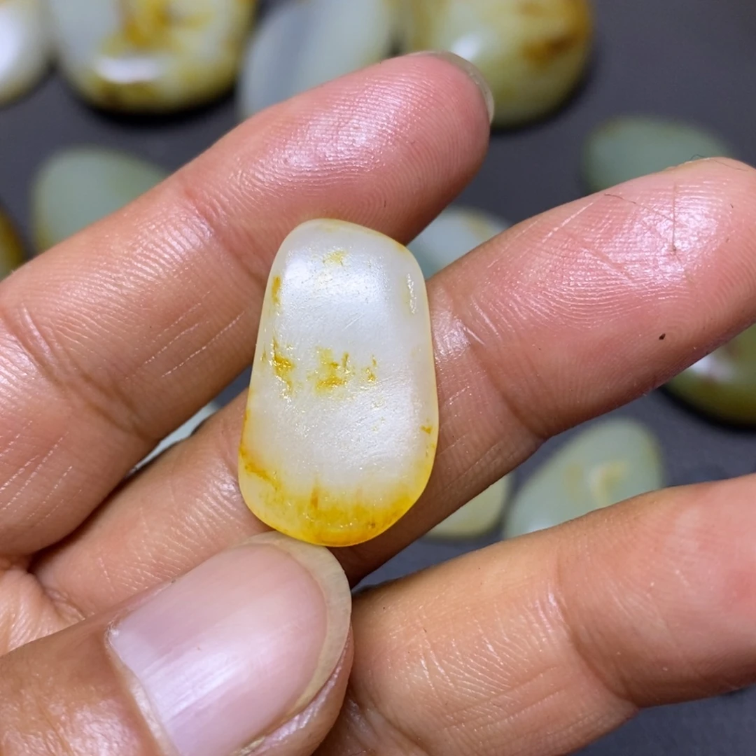 和田玉（糖玉）未镶嵌挂件