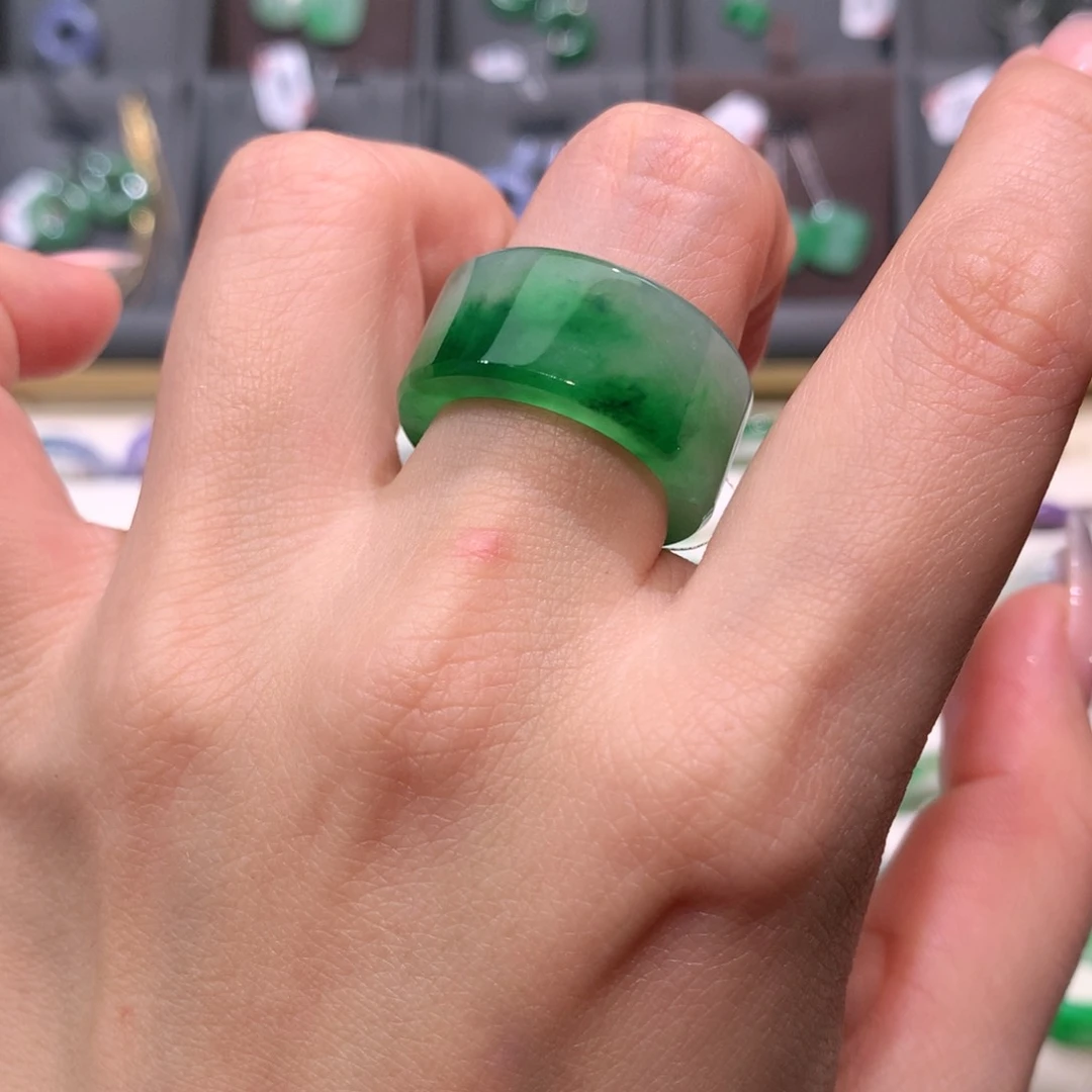 翡翠戒指未镶嵌嗯*翡翠