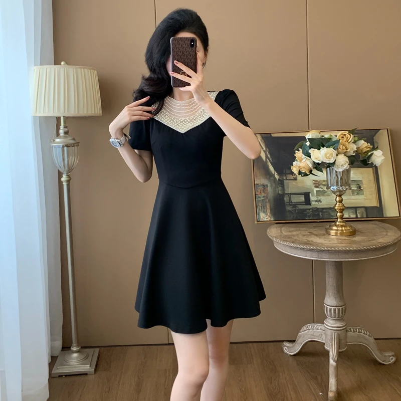 裙子女款爆款2025新款品质小众女装温柔知性衣服小黑裙法式连衣裙