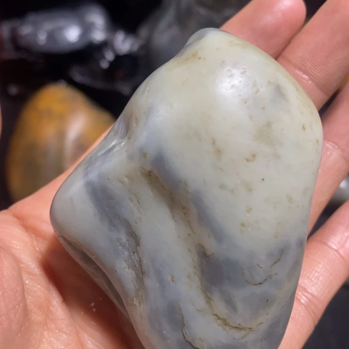 颈饰未镶嵌和田玉（糖玉）18