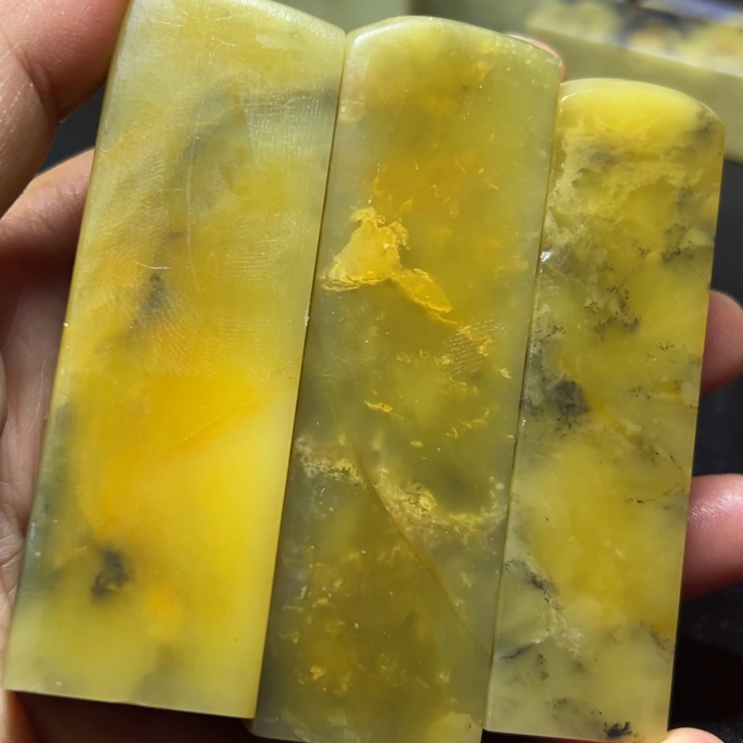 青田石青田封门黑白菜花印章