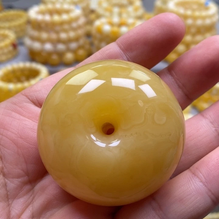 琥珀未镶嵌颈饰吊坠