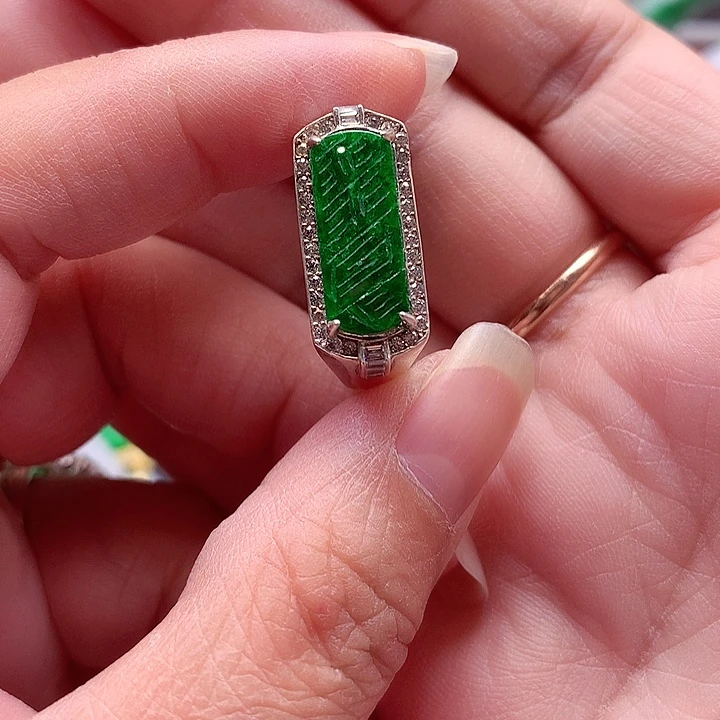 翡翠银S925镶嵌颈饰翡翠