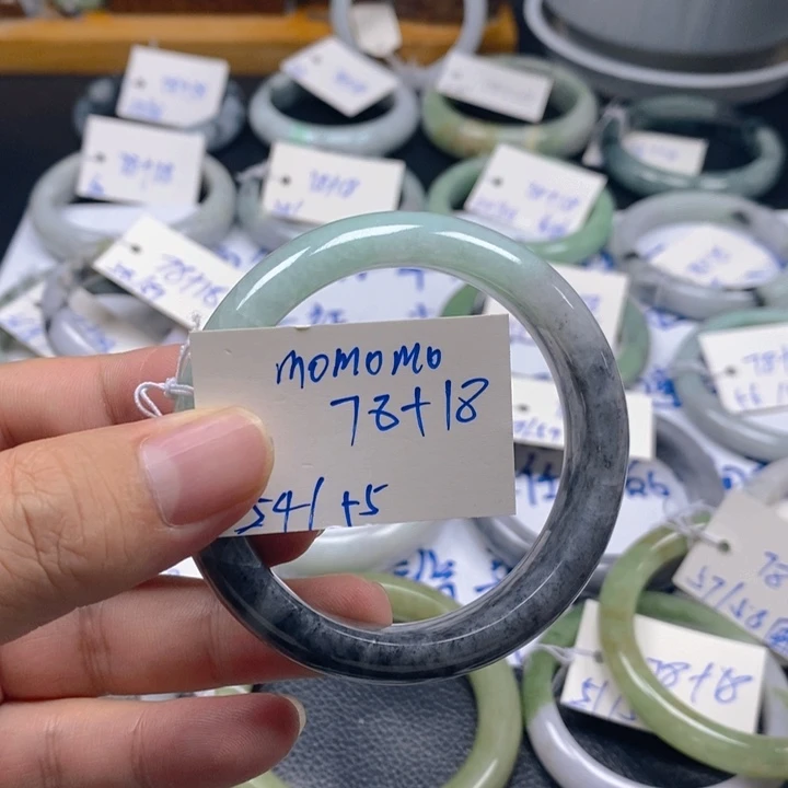 未镶嵌手镯翡翠m****o