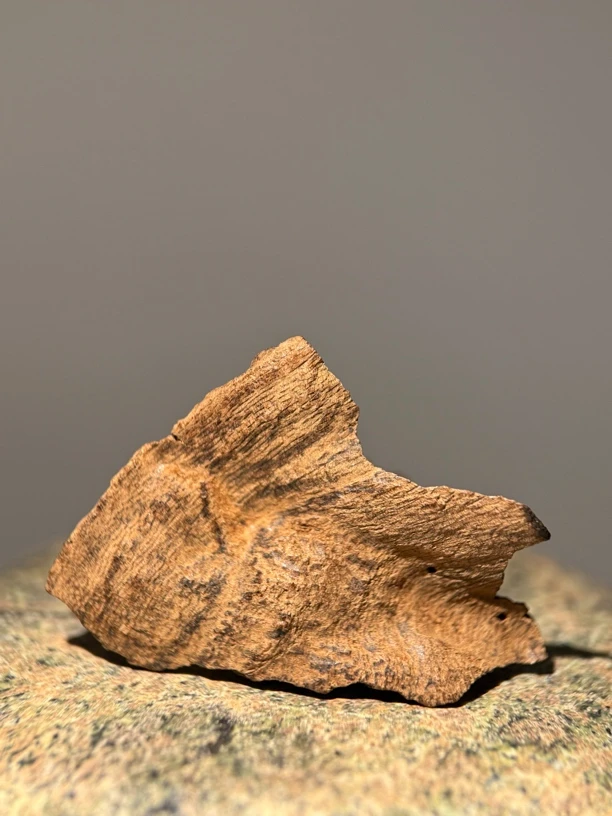 八十年代下树海南沉水黄熟香1.03克