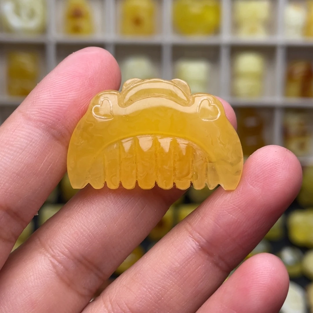 琥珀颈饰未镶嵌35克价的梳子