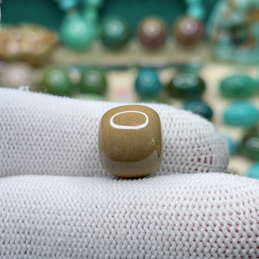 未镶嵌绿松石颈饰