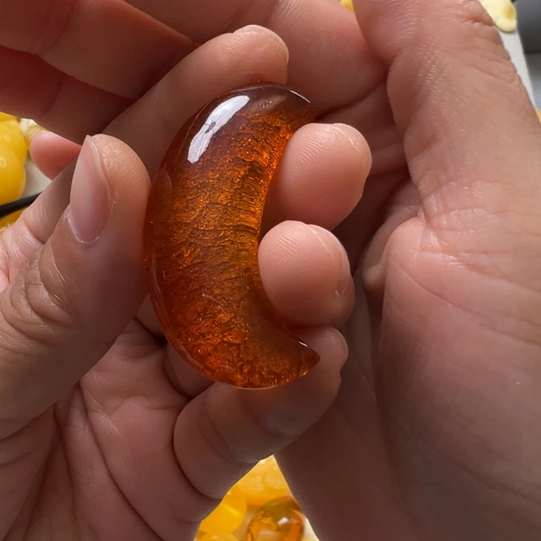 琥珀未镶嵌裸石琥珀