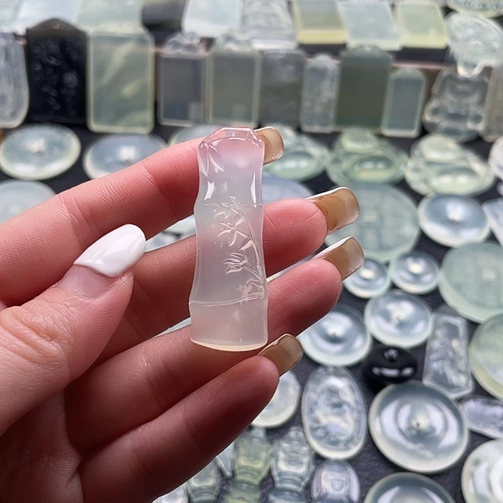 岫玉未镶嵌颈饰竹节