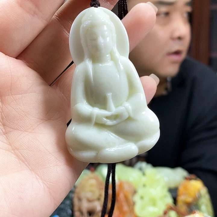 蛇纹石玉吊坠未镶嵌