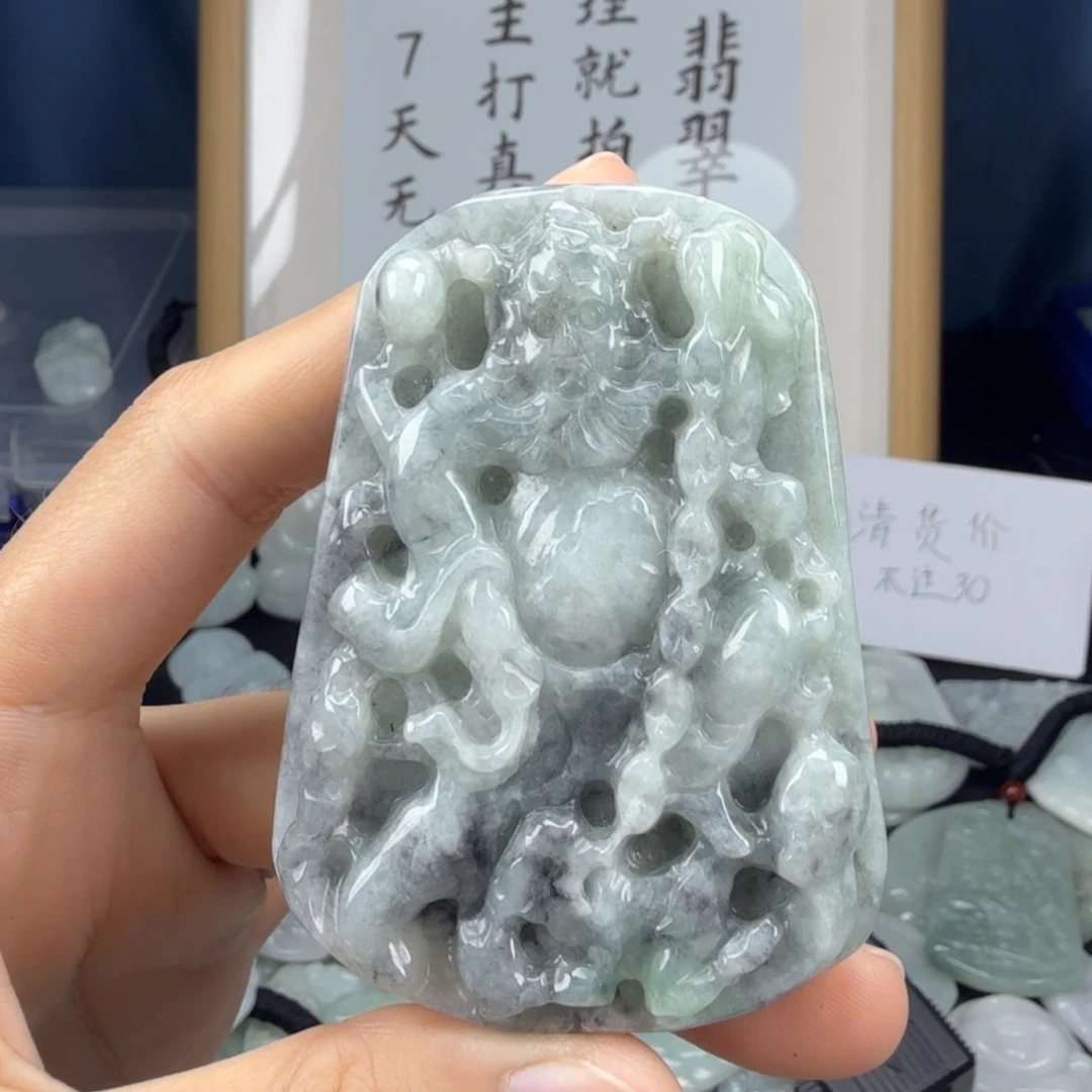 翡翠未镶嵌颈饰翡翠
