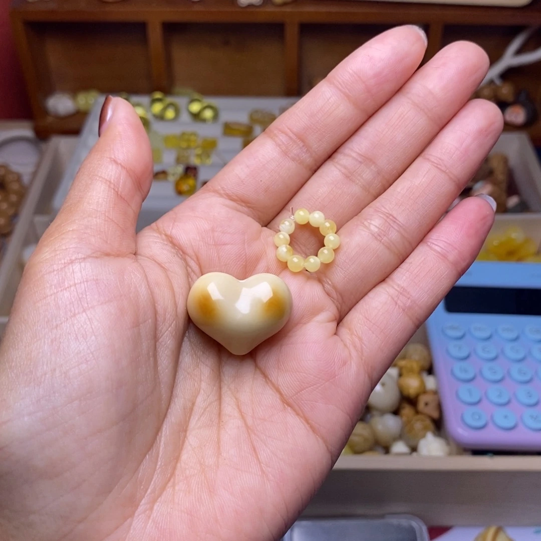 吊坠猴头核桃爱心