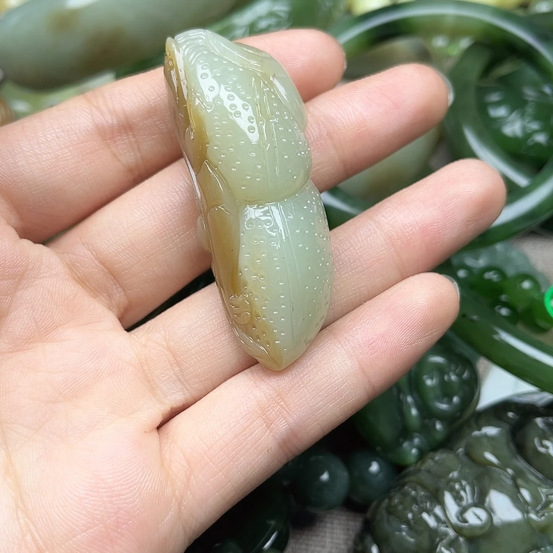 和田玉（糖玉）未镶嵌颈饰