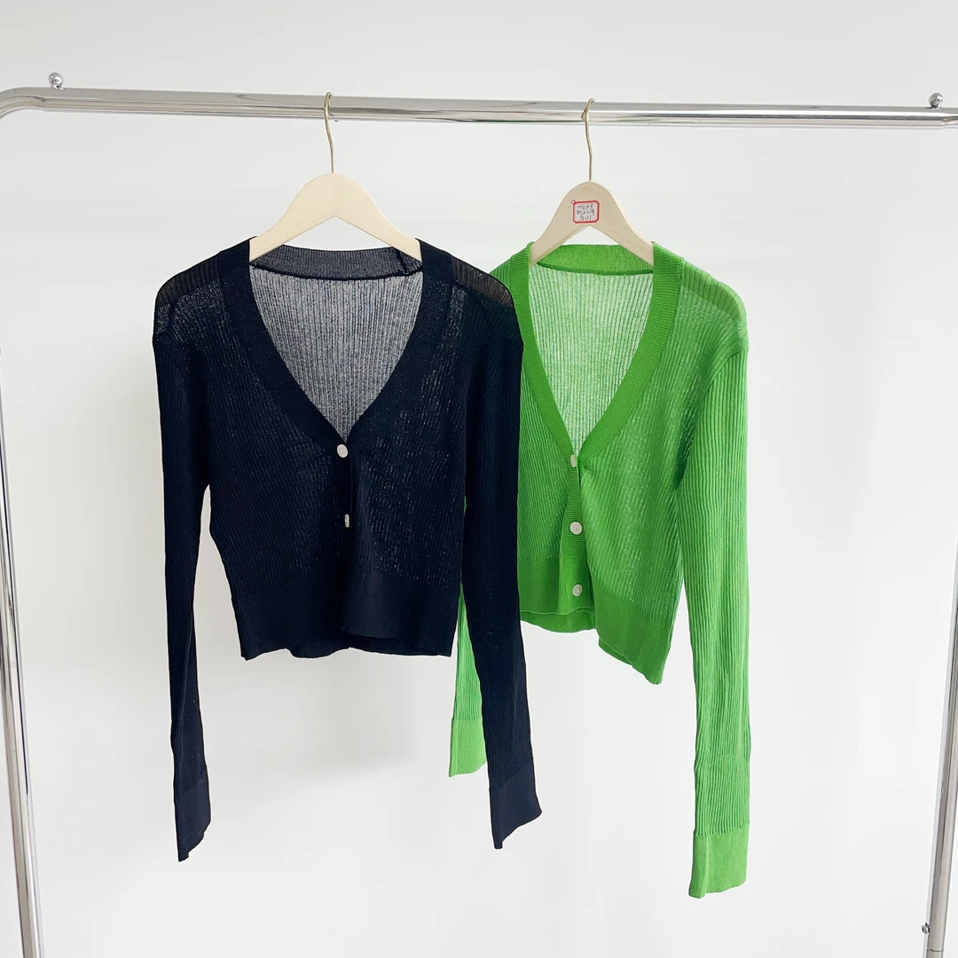 L133 黑色和绿色叠穿开衫神器针织开衫