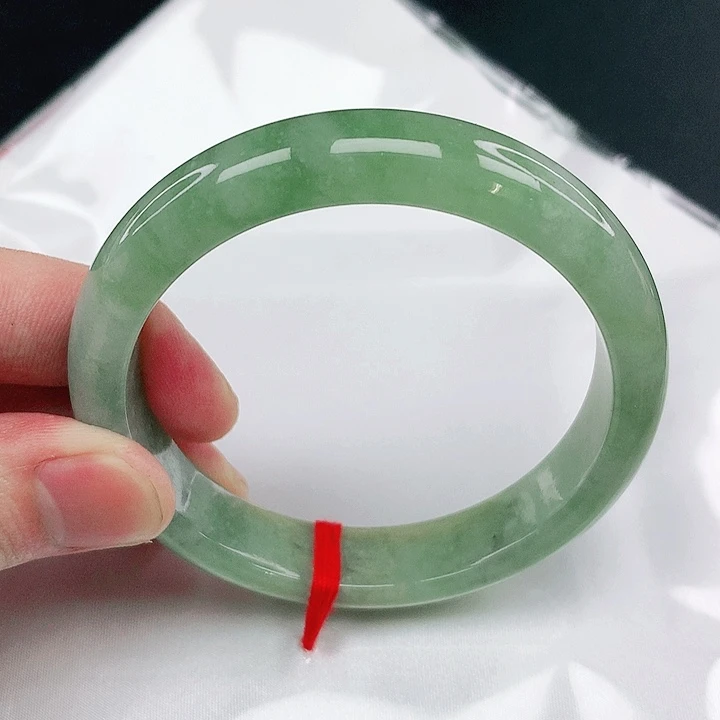 翡翠手镯未镶嵌圈57.6。2035