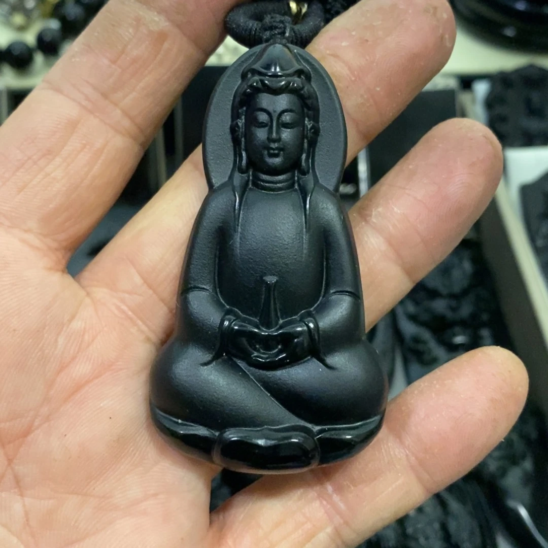 蛇纹石玉颈饰未镶嵌去**?