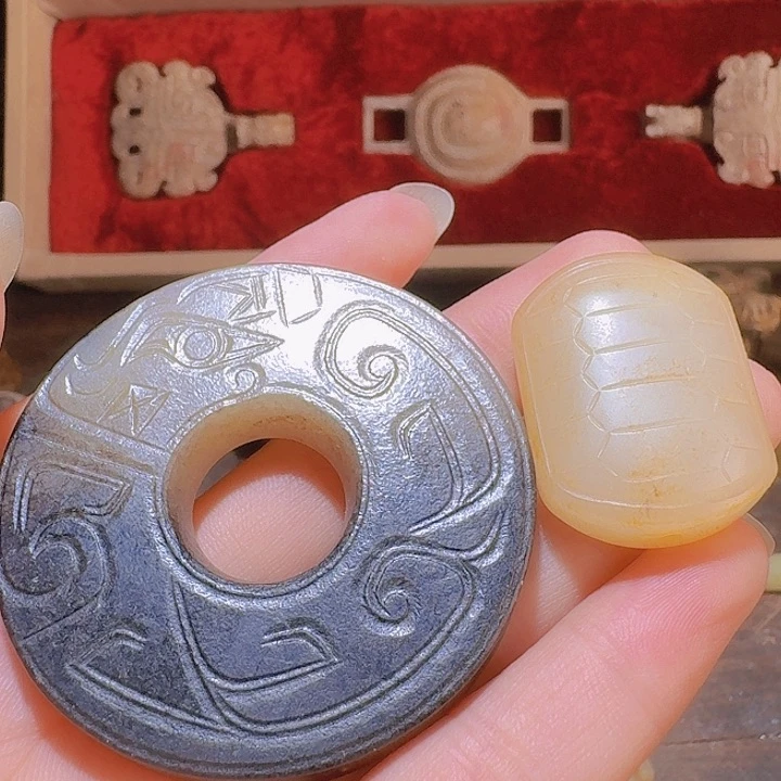 李***进和田玉未镶嵌挂件